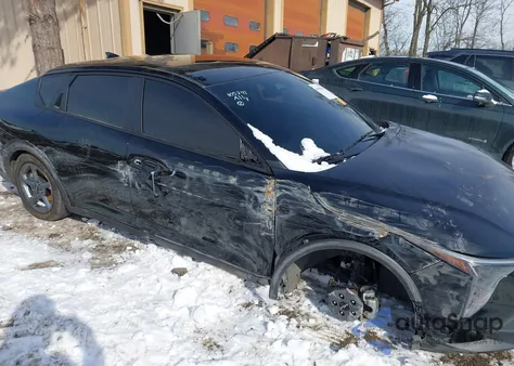 2025 Kia K4 Lxs z USA, uszkodzony, nr VIN 3KPFT4DE7SE105241